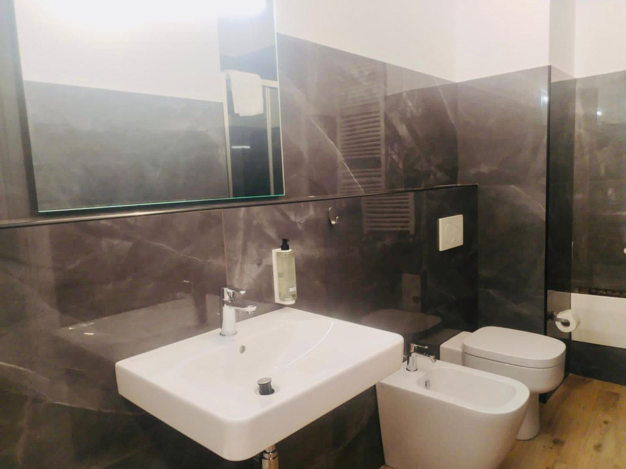Hh Hermoso Housing Apartment