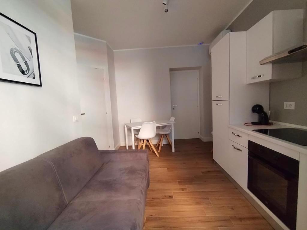 Hh Hermoso Housing Apartment